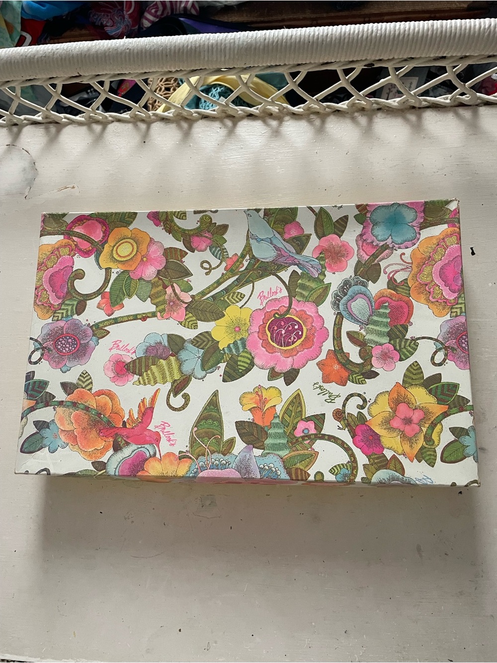 Vintage 70s Bullock’s Floral Decorative Gift Box - Multicolor